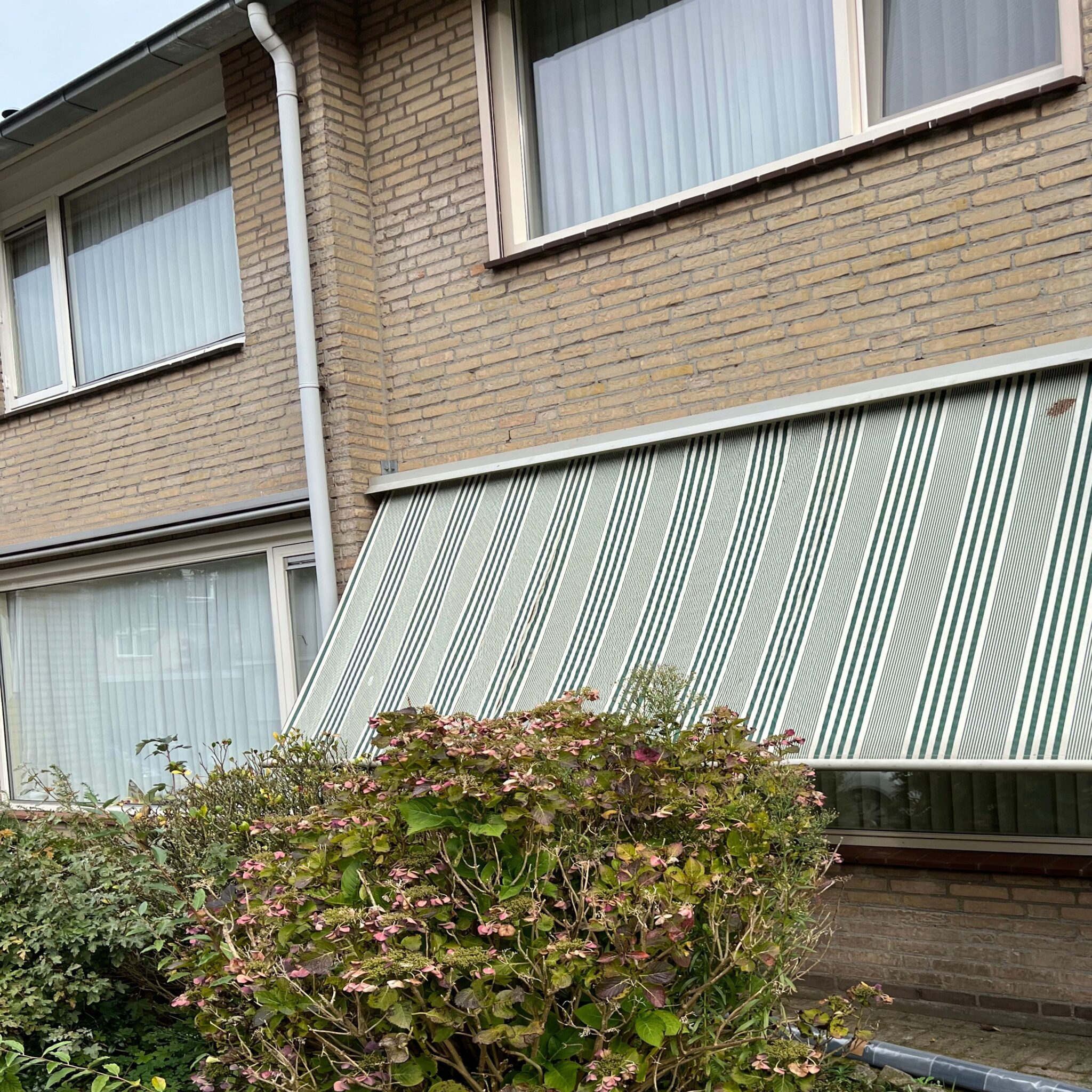 Welke zonwering is echt bestendig tegen regen